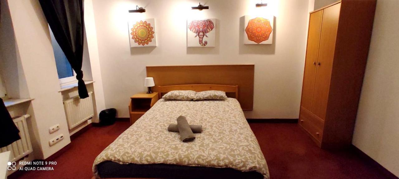 Mandala Hostel Poznan Bagian luar foto