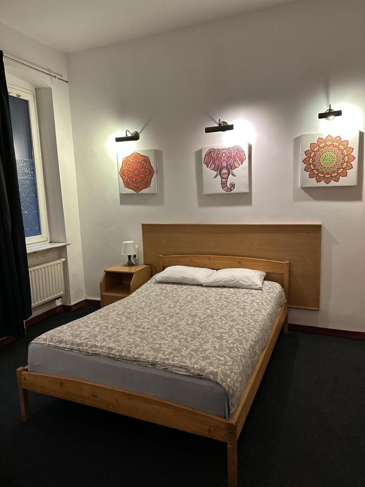 Mandala Hostel Poznan Bagian luar foto